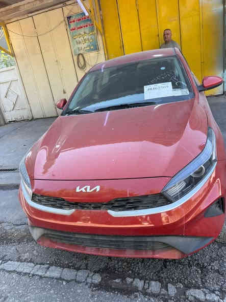 للبيع فورتي 
موديل2024
دخول جديد ع حادثها سيارة بدون تصليح 
يرباك بردة وكشن 
سيارة تشتغل وتمشي 
ماشية11
جديدة سيارة لا تقارنها ب مهجمات
سعر142وبي مجال قليل 
الاتصال***********
مكاني بغداد حي قادسية
