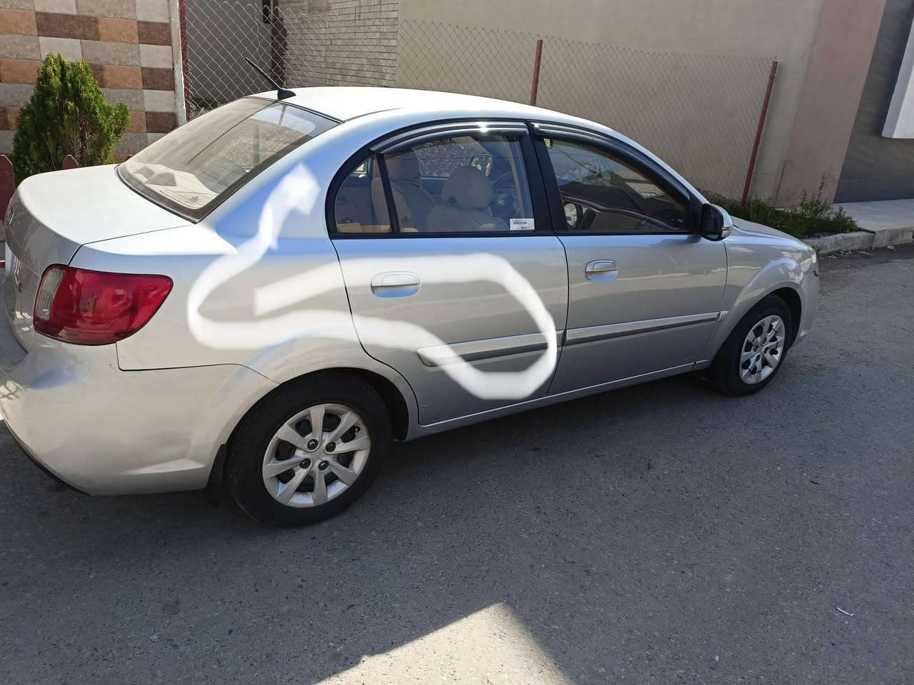 سلام عليكم
ريو موديل ٢٠١٠ جاهزه من كل النواحي محرك ١٦ شرط وكير شرط رقم اربيل دولي سنويه جديده تحتاج هزه صبغ المؤشر عليه شرط بدون ضربه رش فقط بدون اي دواخل طخم امامي خلفي جديد السياره ماتحتاج اي مصرف جاهزه  شاشه كاميرا 
السياره شرط بدون تقحيل

مكانها الموصل الايسر 

السعر الاتصال بالارقام ***********

***********
