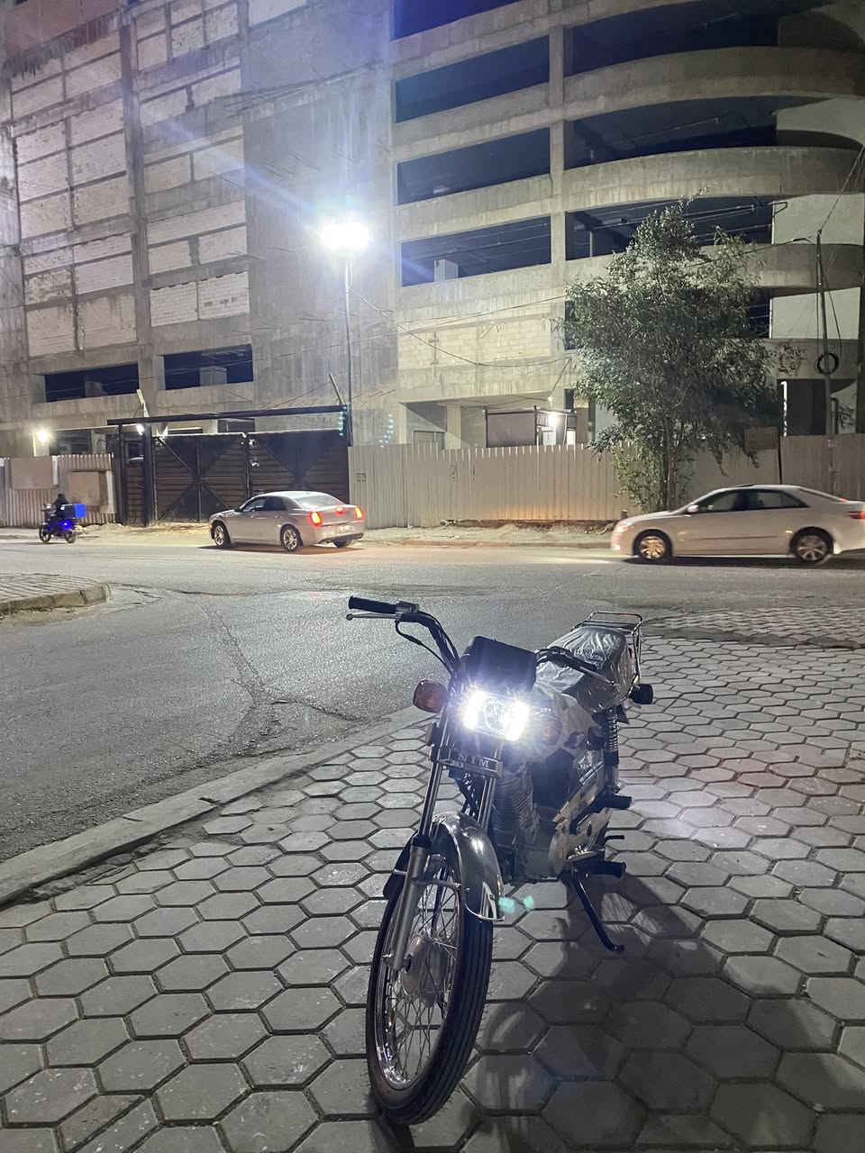 الدراجه نضيف وصالها كم يوم طالع
للبيع فقط للتواصل *********** 
مكاني كربلاء
