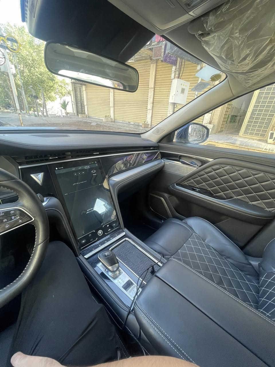 :

⸻

🚗 للبيع: سيارة فنشيا نيسان
✨ نظيفة جداً – مشياها فقط 23,000 كم
💰 السعر:

🔹 مواصفات مميزة:
 • 16 كاميرا حول السيارة → مراقبة شاملة
 • كاميرا دوّارة + 3 أوضاع قيادة (Normal / Eco / Sport)
 • سقف بانورامي (بنراما) + بصمة تشغيل
 • مقاعد جلد مع خاصية المساج وتدفئة
 • نظام فرامل أوتوماتيكي (Auto Brake)
 • دشبُول بألوان متعددة (7 ألوان)
 • محرك كهربائي بالكامل (EV): انطلاقة صامتة وسلاسة قيادة
 • تجهيزات راقية من الداخل: شاشة لمس، مداخل USB، شحن لاسلكي، تحكّم ذكي – مواصفات سيارات كهربائية حديثة
 • صيانة منتظمة، ماكو حوادث، حالتها ممتازة.

📞 للتواصل: ***********
