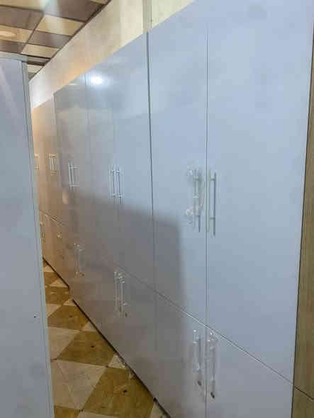 خشب mdf درجة اولى 
يوجد 2 باب 
3 باب 
4 باب 
6 باب 
***********
