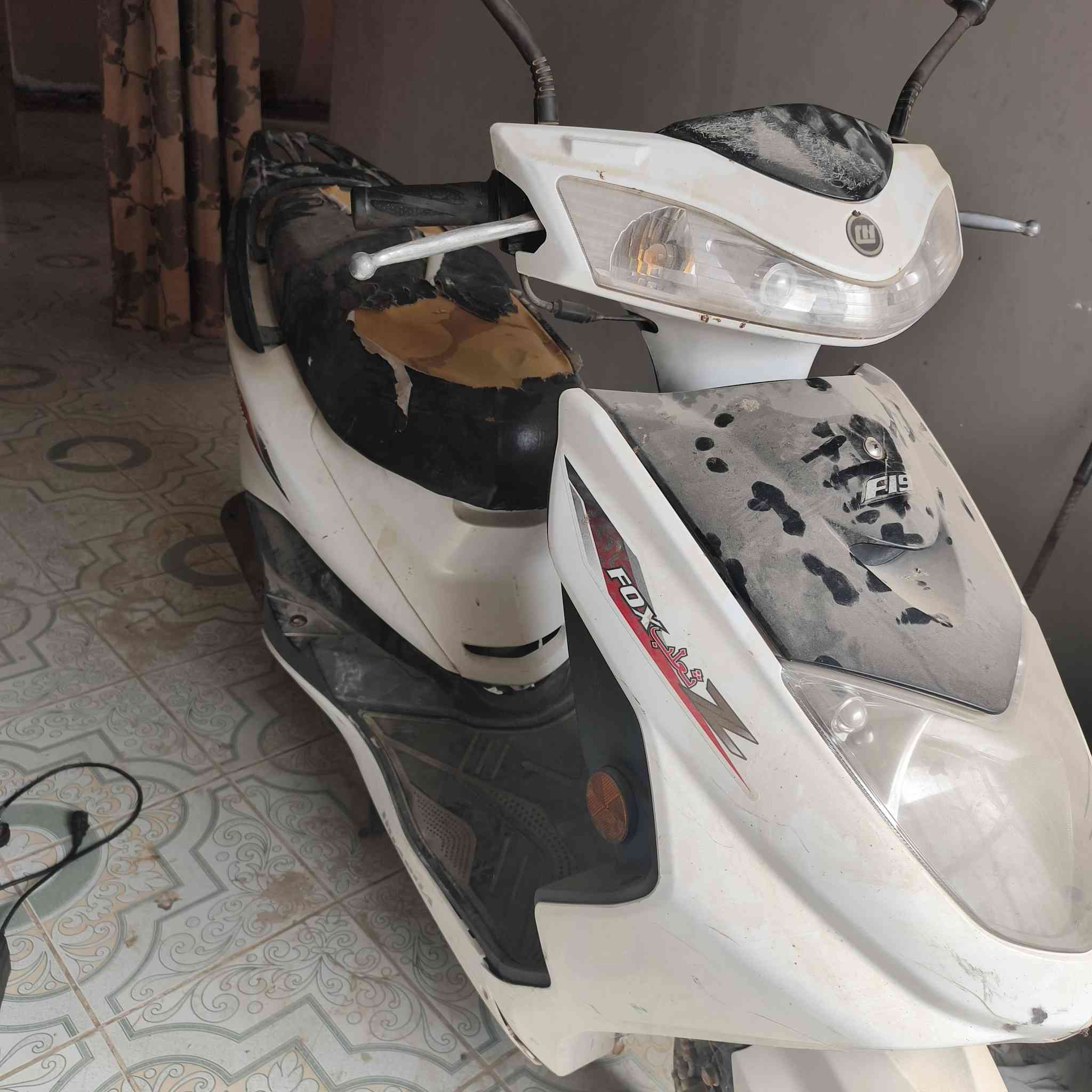 سلام عليكم عندي دراجه ماكس ثعلب للبيع  عطلها زنجيل بداخل المحرك مشلوع المهتم يجي خاص او يتصل ***********
