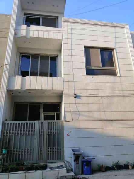 #بيت للبيع طابو زراعي
المساحة 50متر
9+6
البناء جديد سنة 2022
يحتوي صالة + مطبخ + حمام
3غرف نوم
الموقع الدورة زراعي شارع المحكمة
للاستفسار اتصل على الرقم ***********
