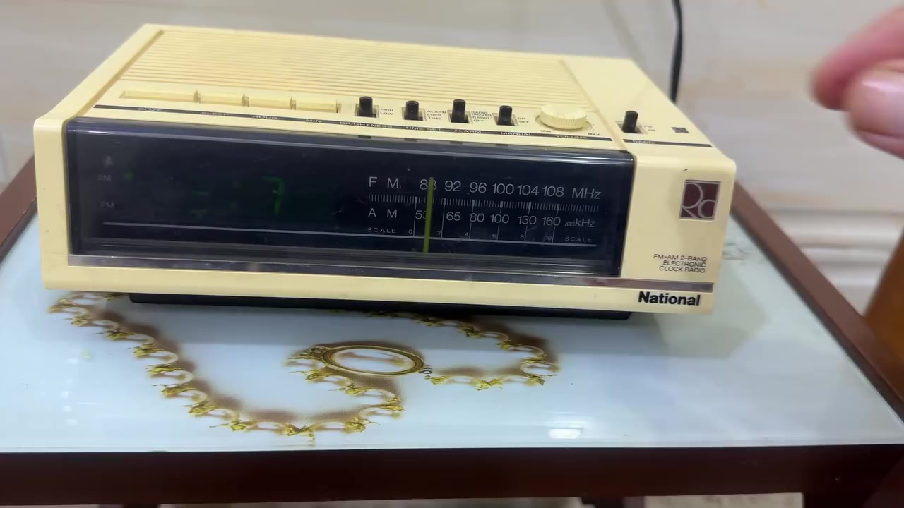 راديو ناشيونال  مكتبي شرط  النظافة والسحب . السعر 25  الف 
المكان ناصرية  لايوجد توصيل  ***********
