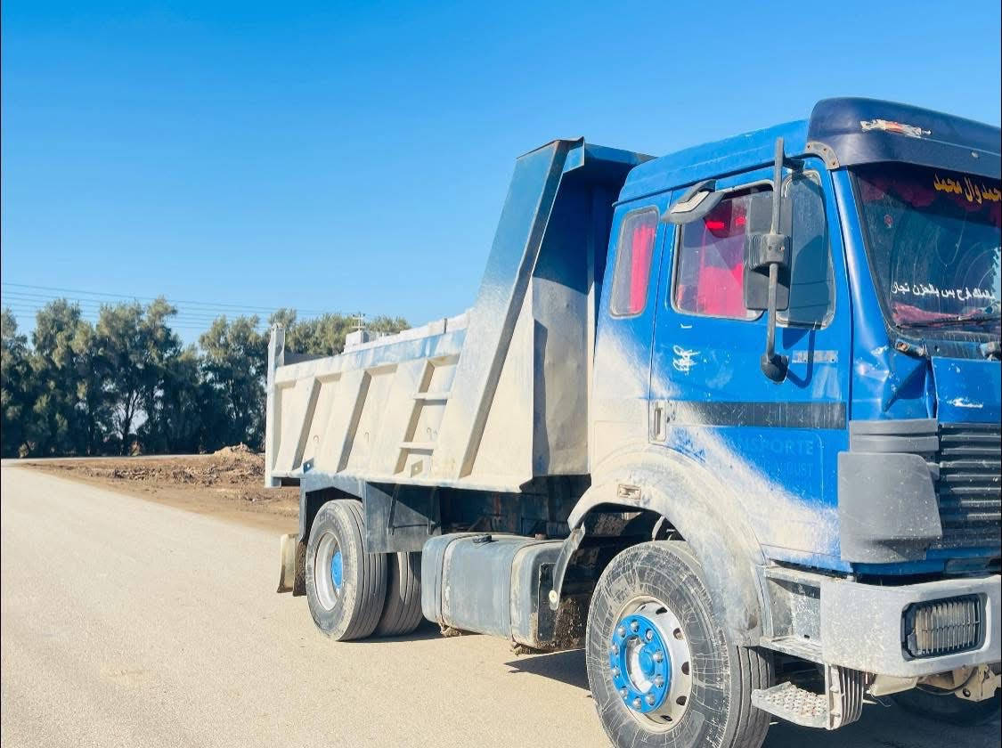 السلام عليكم 
سياره للبي للبيع 
موديل 92 
مكينه 28 محسن 
كير 6وشلعه 
شاصي 10بلادي 
كهربائيات شغاله
رقم بغداد سنويه فقط صاقطه 
الاستفسار ***********
***********
