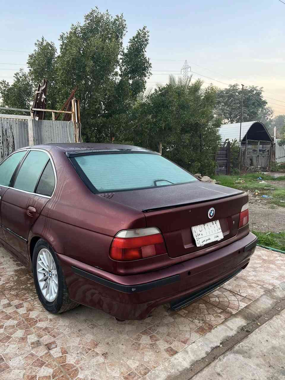 السلام عليكم صقر موديل 2000 مكينه 4.4 غني عن التعريف  السياره مصبوغه حزام بدون حادث غرفه جديدة صدر امامي
خلفي جديد رقم بغداد السعر $100
***********
