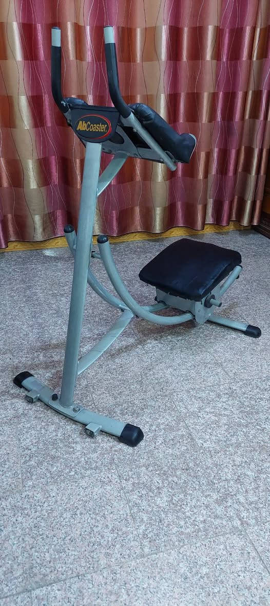 جهاز لتمرين عضلات البطن والمعده يتحمل اوزان ثقيله سعر80 ألف مكان الدوره ***********
