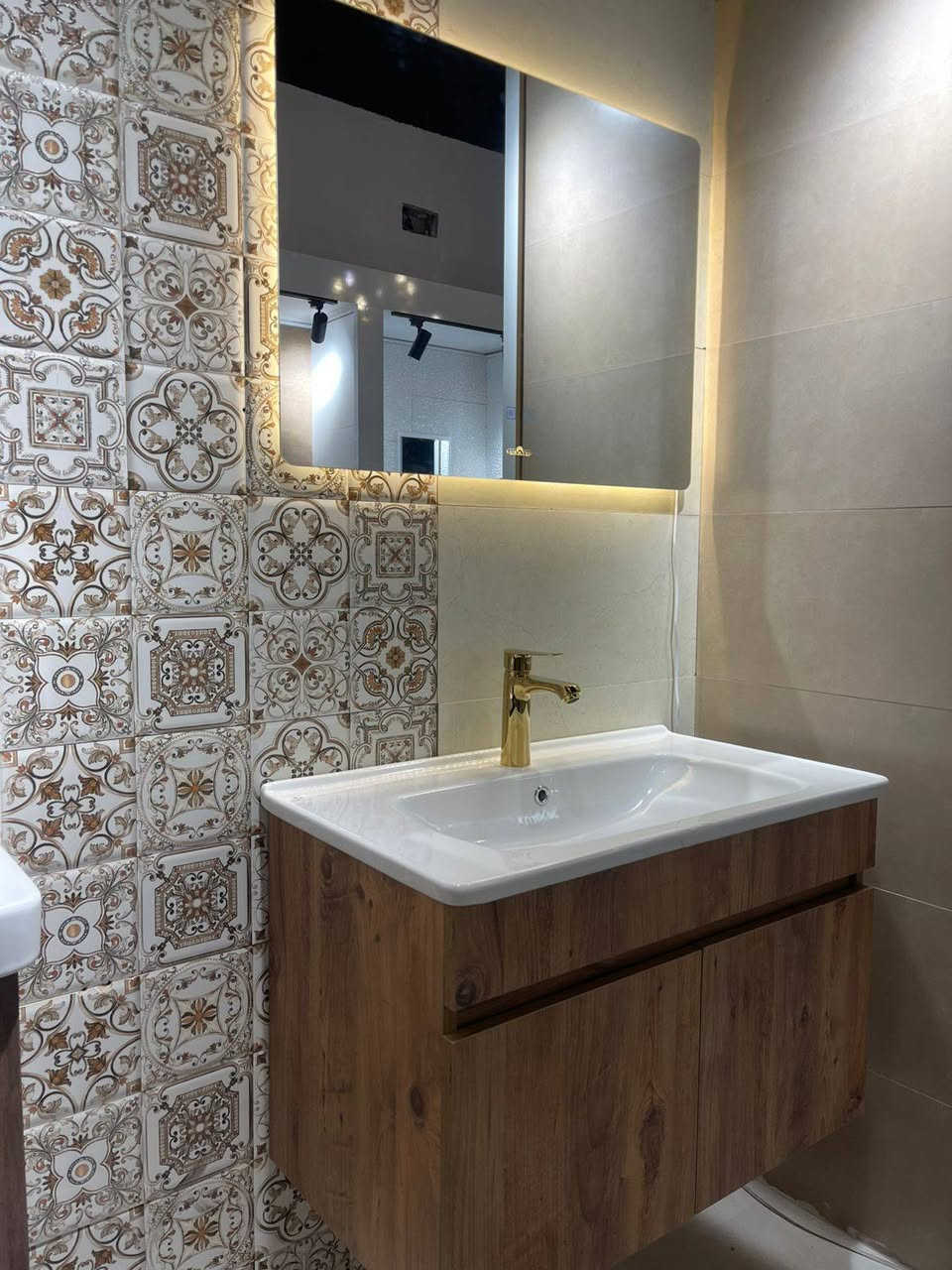 تريد حمّامك يطلع راقــي على الطريقة التركية؟
ويا WTD.IQ راح تحصل على الستايل اللي يغيّر شكل البيت من الباب للباب 🇹🇷✨

✔️ مغاسل تركية بتصاميم عصرية
✔️ كابينات أنيقة تضيف فخامة للمكان
✔️ خلاطات وإكسسوارات بجودة عالية
✔️ ديكورات مدروسة بكل تفصيلة

🛻 توصيل سريع لكل المحافظات
📍 الفلوجة – الجغيفي الثاني – مقابل جامع الفاروق
📞 *********** | واتساب: ***********
#WTD_IQ #ستايل_تركي #فخامة_الحمام #تصاميم_راقية #الفلوجة
