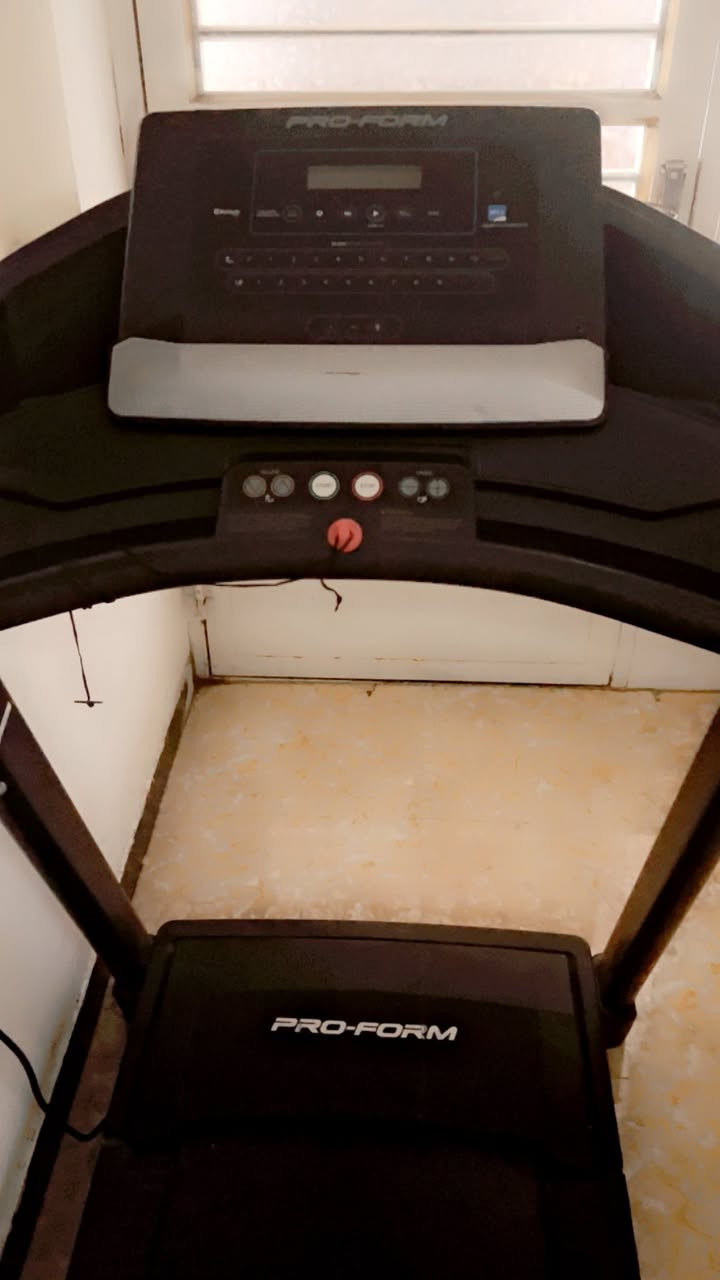 جهاز جبلي وزن مفتوح أمريكي اصلي اخذته من شركة فتحت الجيس بيدي استخدام قليل الله شاهد متوازية ع بعيته الي يعجبه يراسل ع هذا الرقم ***********
