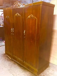 كنتور ٣باب • نظيف مستعمل • ارتفاع٢١٠ عرض١٨٠