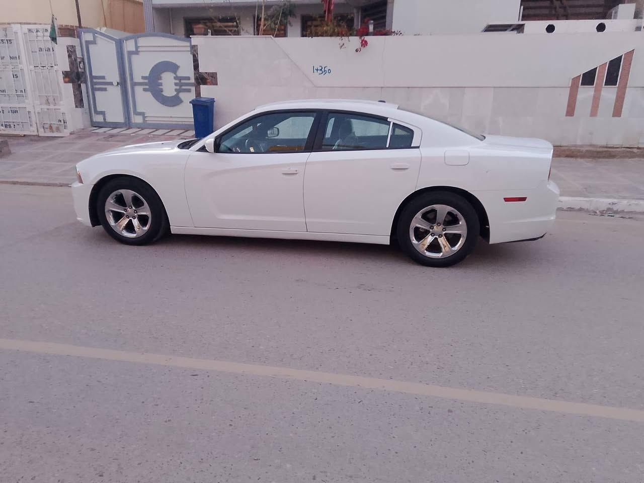 سلام عليكم جارجر موديل 2012 سياره مكفولة كفاله عامه بيه بس خاملغ أمامي بدون دواخل كير ومكينه 3600وتخم تاير وحداديه مكفولات كفاله عامه سياره مامشتغله ع خط أسعر 135بيه مجال حك لجيه مكاني كربلاء طوريريج الرقم ***********
