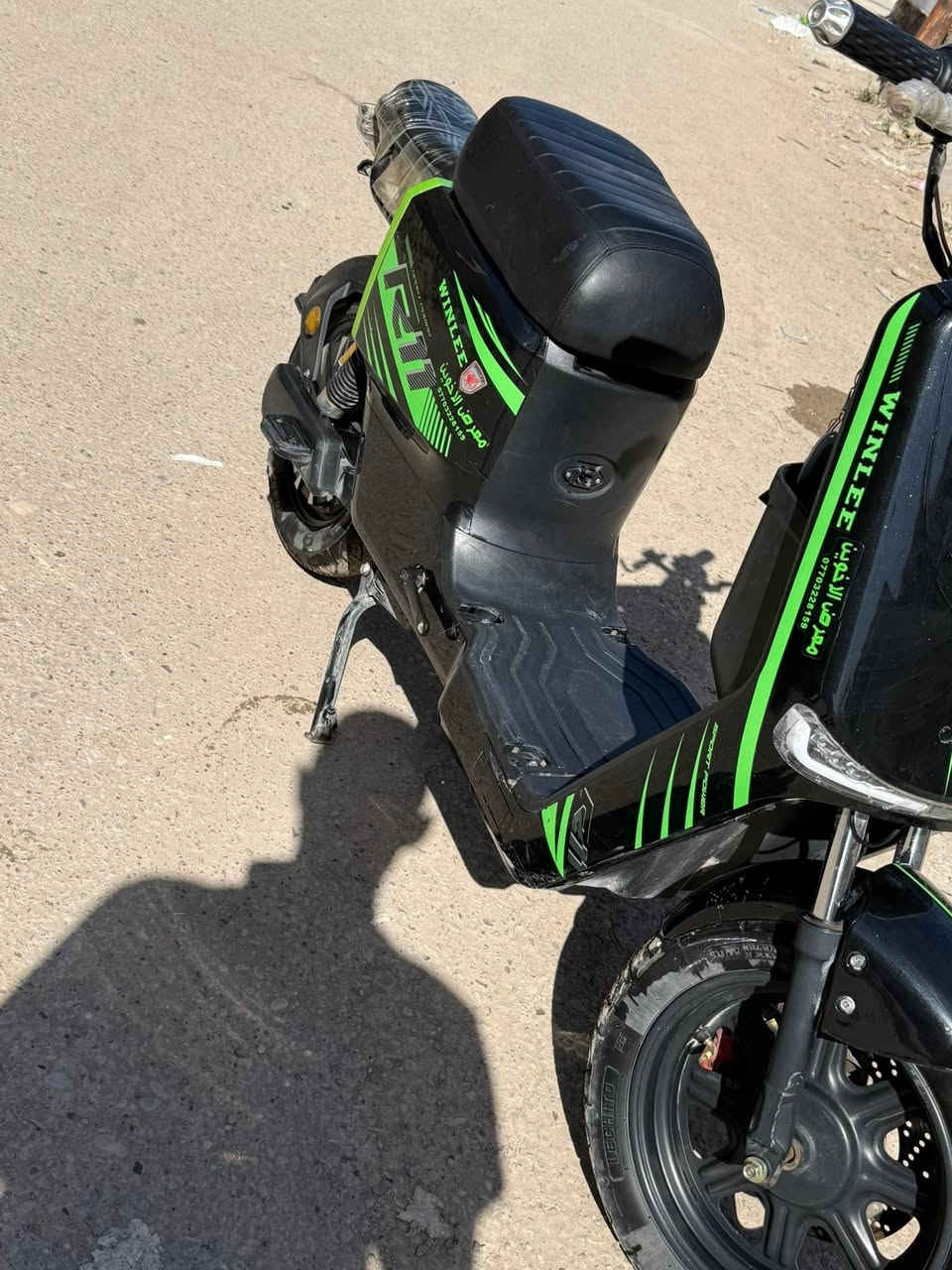 سلام عليكم R11جديده بطاريه بلادي قليل ماشي نظيف كلش شاحنه اصليه قوه الملف ٢٠٠٠٠ Rرجوع ل خلف عدد البطاريات: تحتوي على منظومة من 5 بطاريات كبيرة (تأتي غالباً من شركات معروفة مثل Wanli). مكاني ديالئ تقاطع القدس  رقم تواصل ***********
