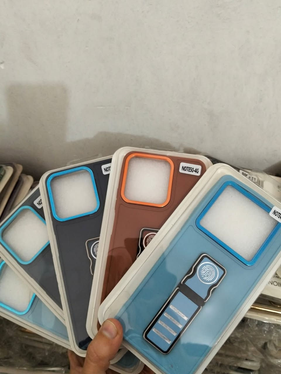 عرض خاص جمله فقط سعر الاصق شاشه 150 دينار انواع وموديلات حديثه جميع الايتيمات توصيل لجميع المحافضات ***********
