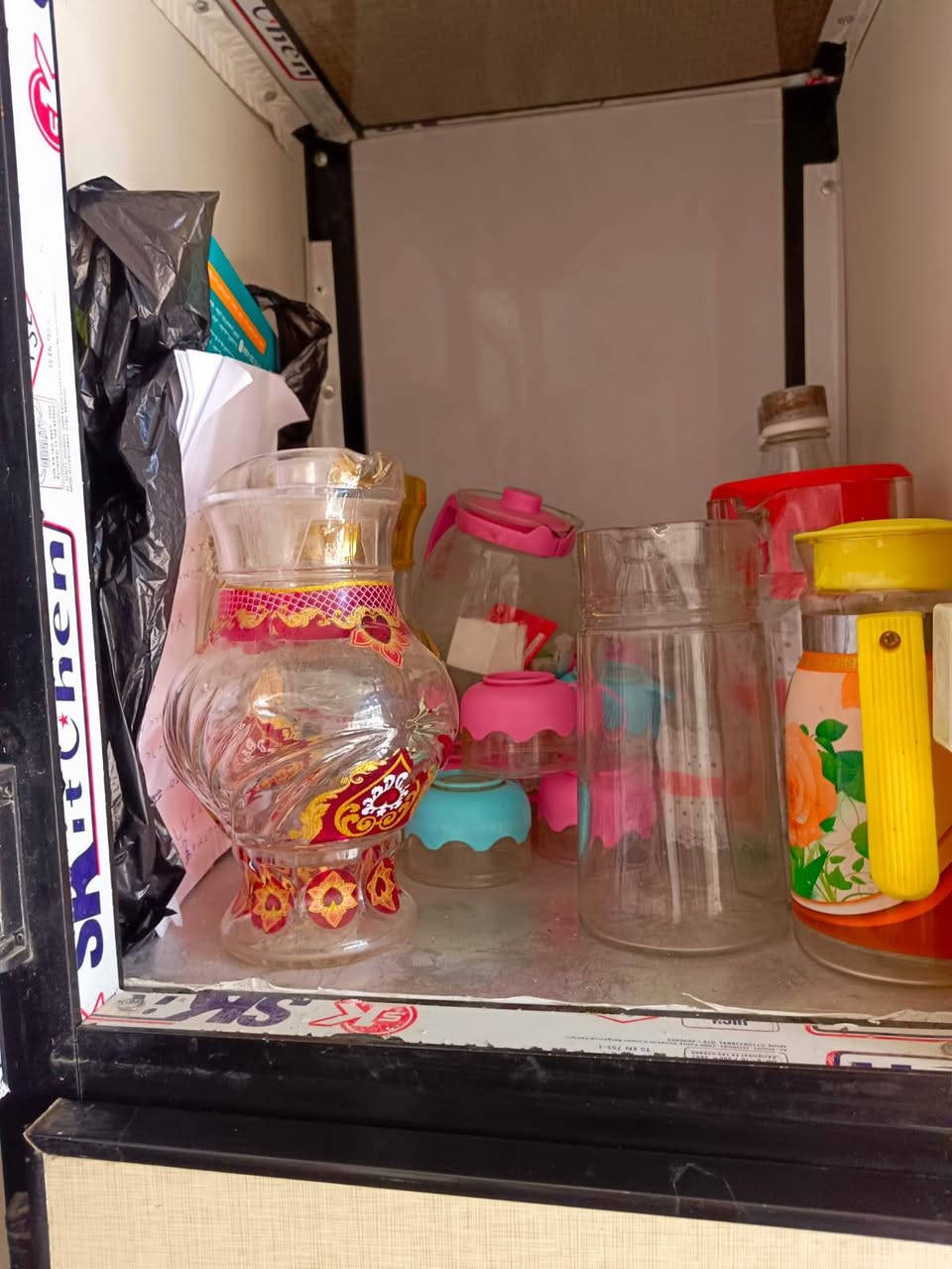 السلام عليكم  كونتر نضيف حطاطه 4قطع للبيع اي ب400وبي مجال اي ستفسار ع هذا الرقم
***********
