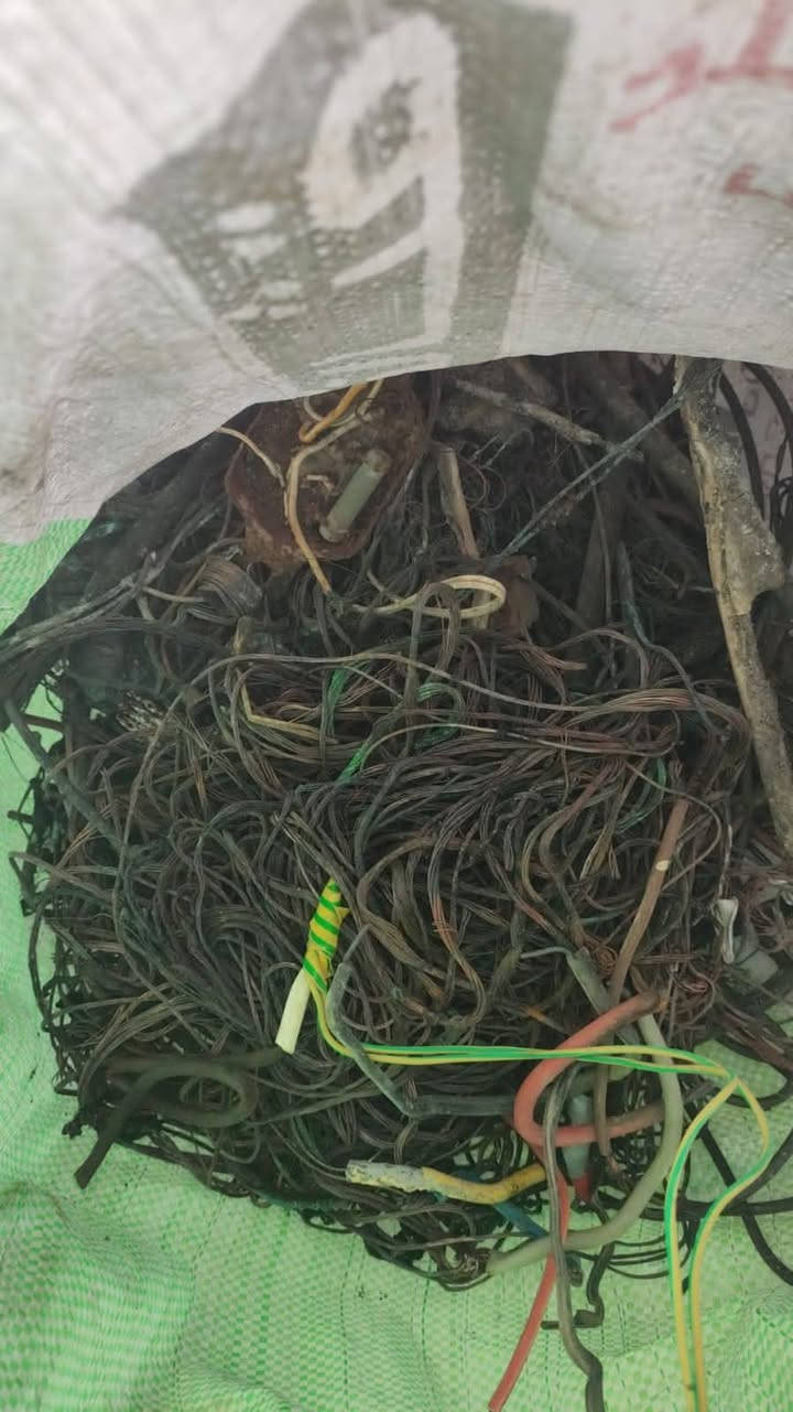 عتيك وسكراب وفافون وساندويج كربلاء 
***********
