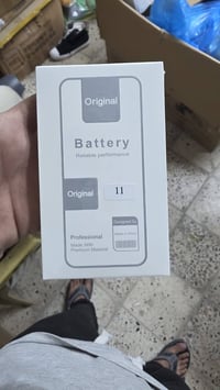 بطاريات ايفون 11 عدد 20 نطونة سعر وبلعافية 07718624250  عنوان بغداد