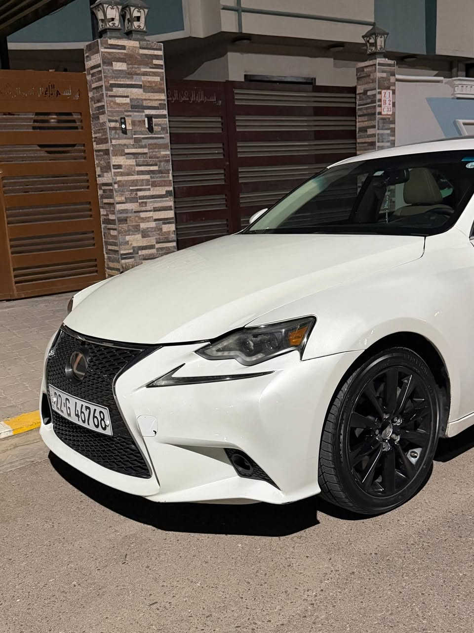 السلام عليكم ورحمة الله وبركاته اخوان 
Lexus is200t 2016 للبيع
المواصفات 
محرك 2000t تيربو 
كير ٨ نمر 
شاشه وكامرة 
كشنات جلد اوف وايت 
بصمه 
فتحة بالقمارة 
دفع خلفي اكسل
 ويل كب ١٧ مع تخم تاير جديد 
السنوية ما ساقطه وشرط التحويل 
السيارة جاهزة كمحرك وكير وبيها صدر امامي جديد 
وحادثها واضح امامكم والصبغ هم واضح بالسونار 
السعر ١٣٢ ورقه وبيها مجال جدا بسيط 
ومكانها كربلاء للاستفسار الاتصال 
***********
والسعر ١٣٢ ورقة وبيها مجال جدا بسيط
