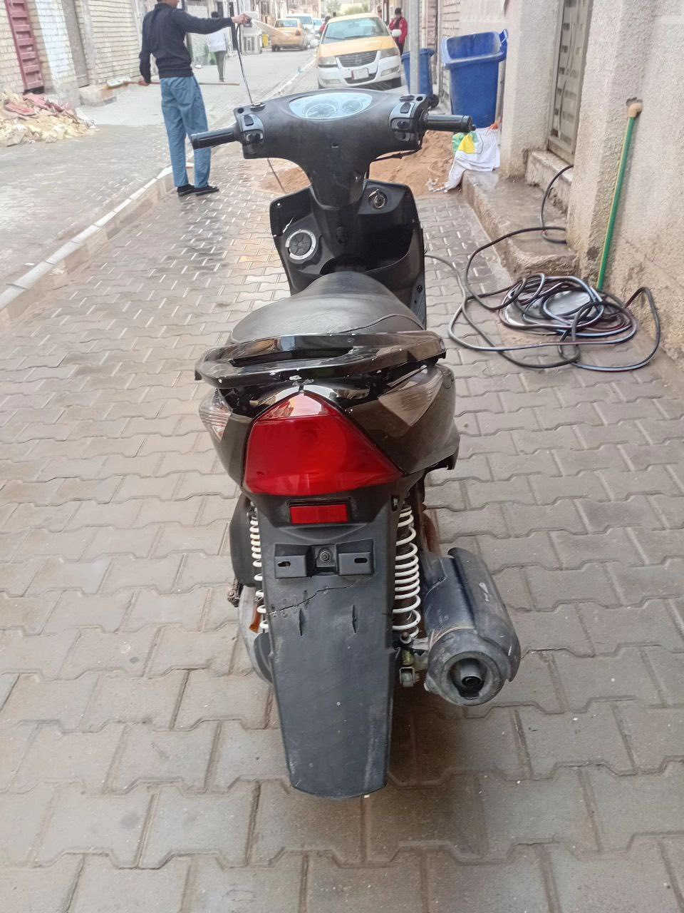 ماكس ثلعب 140
الدراجه بلاديه ما مفتوحه 
نقص كفر امامي والمازده موجوده 
الدراجه نكره سلف 
كابريته جديد اصلي 
السعر 400 وبيه مجال 
مكاني بغداد الشعله /*********** واتساب
