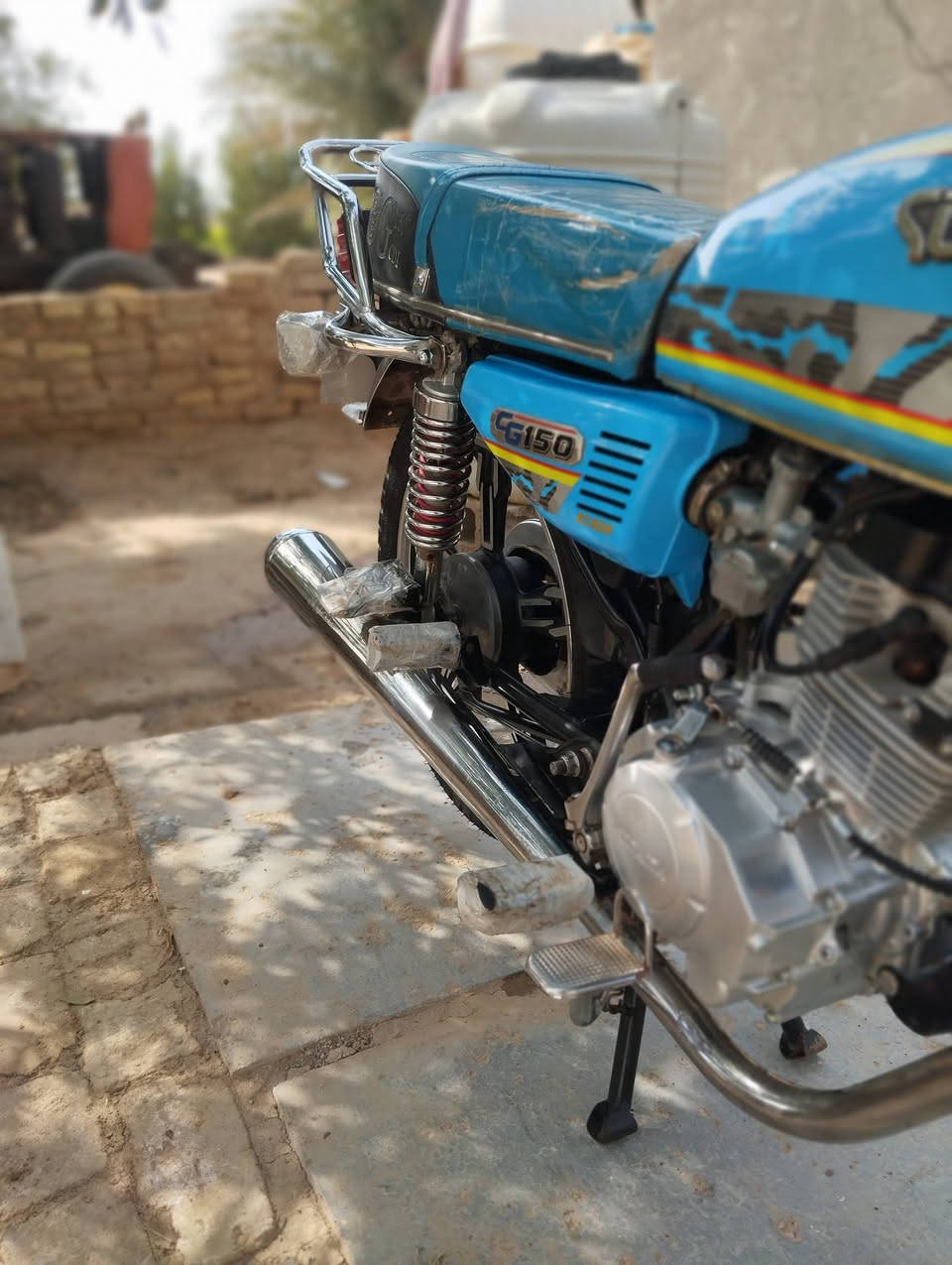 السلام عليكم دراجه سيفان للبيع موديل 23للبيع دراجه بوضع الشركه مكفولة من كلشي مكان الدراجه واسط العزيزيه السعر اتصل ***********
