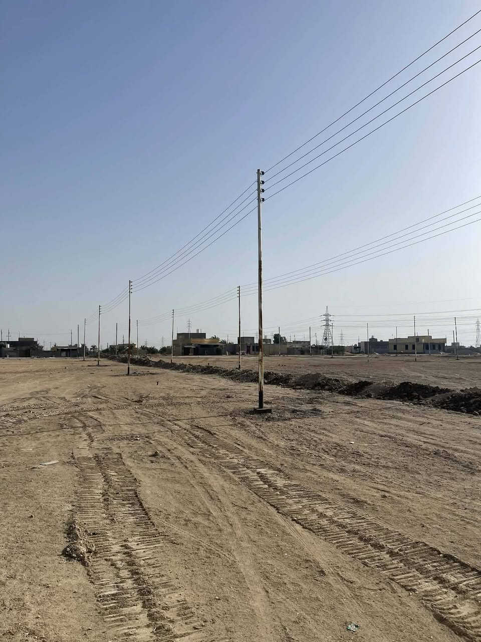 تتوفر لدينا قطع ودوانم زراعي للبيع كما موضح في تصميم العنوان طريق الرابط 
بين الناصريه وسوق الشيوخ  منطقة ال بعظم بين الجسرين وبأسعار مناسبه مع توفر جميع الخدمات الاستفسار الاتصال على الأرقام التاليه ***********
