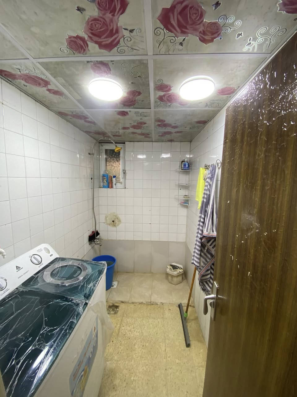 شقة طابق ارضي في المحمودية مجمع القادسية للبيع شقة واقع حال غرفتين نوم وصالةومطبخ حار ومطبخ بارد وحديقة شقة نضيفة جدا درجة اولى مثل ما موضح بل صور السعر 55 وبيها مجال قابل لتفاوض 
الاستفسار خاص 
*********** واتساب او اتصال 
ماسنجر هم متوفر
