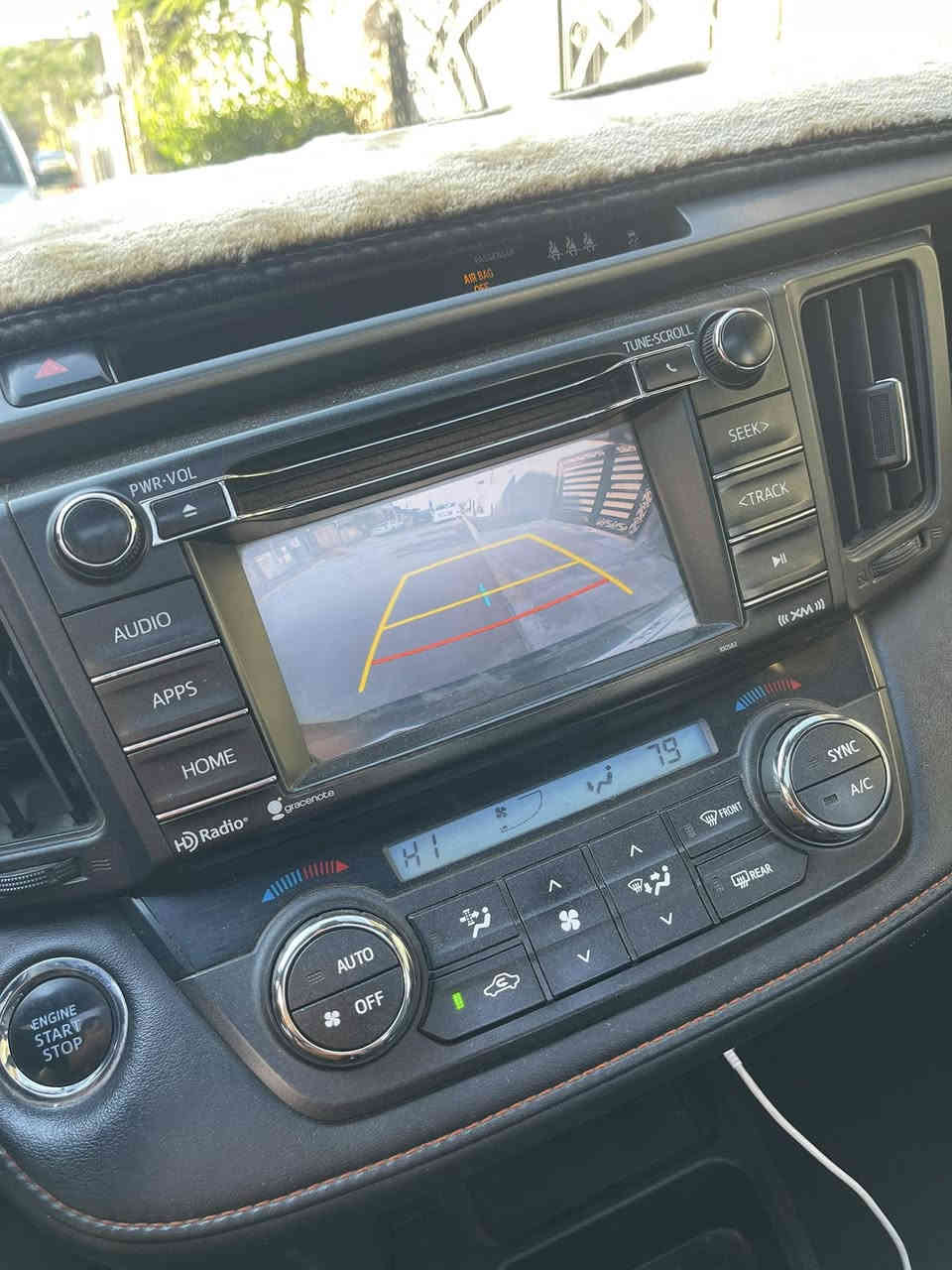 السلام عليكم راف فور فل موصفات واحد على واحد للبيع وارد أمريكي موديل 18 حادثها بنيد و جاملغ بدون دواخل سعرها 155 و بيها مجال المكان البياع حي الشهداء الرقم ***********  واتساب متواجد
