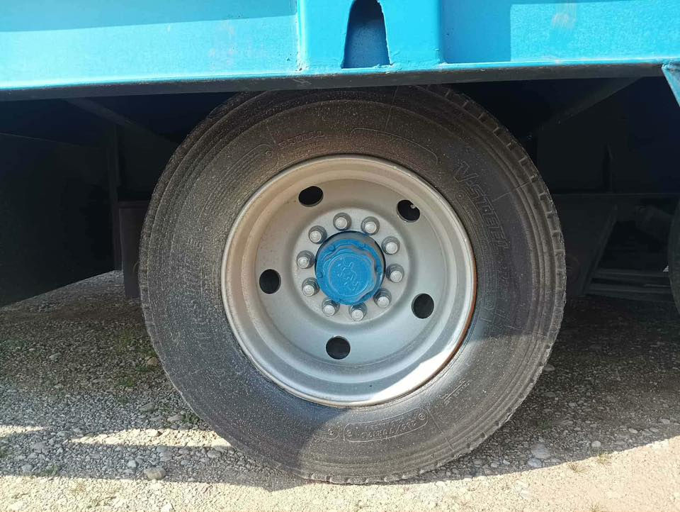 لودر الماني للبيع الطول ٩ امتار ونص العرض ٣ متر حجم التاير ١٩.٥ رمبات هدروليك تخم تاير تخم كهرباء فول جديد مامشتغل اقل ال شهرين السعر ١٥٠ وبيه مجال             

***********
‭٠٧٧٦ ٣٩٥ ٥١٤٦‬
