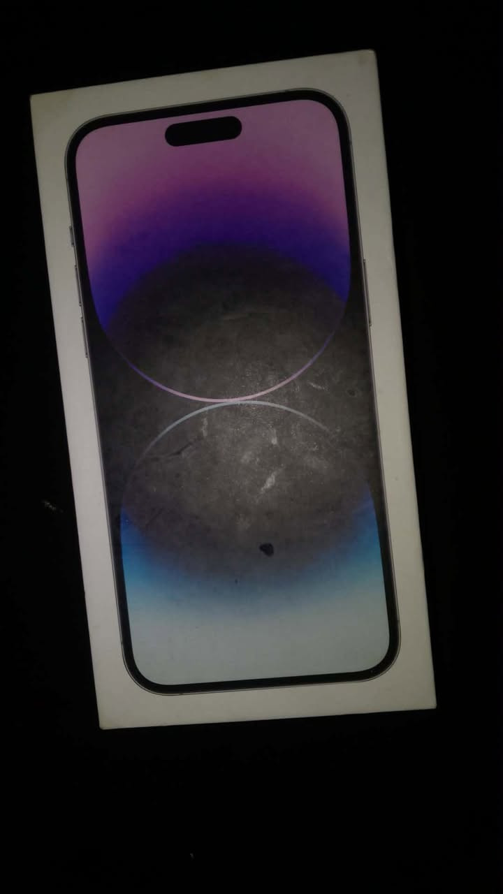 للبيع 14 pro max شرط ما مفتوح وتر بروف
جهاز بلادي شرط شخط مابي كامل ملحقات مع كارتونته 
بطاريه 83 
ذاكره 256
السعر 900 بي مجال مكاني صلاح الدين بيجي 
الهاتف ***********
