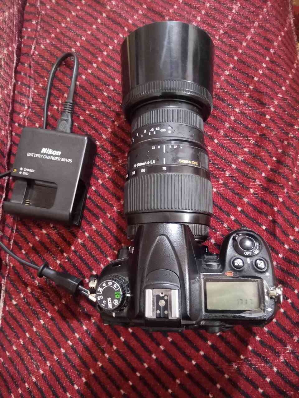 كامرة نيكون 7000dكامره نضيفة يجي وياها زوم رياضي 300.70 وملحقات يجي وياها 
1_ بطاريه اصلية
2_ شاحنه اصلية
3_جلاتين احمر 
4_ حزام كتف 
للتواصل ***********
