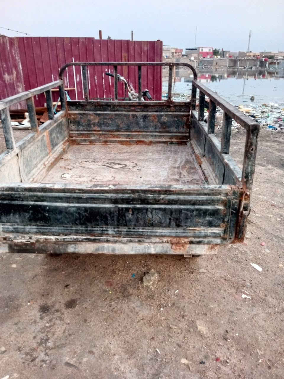 ستوته للبيع ادوات مكان البصره القبله سعر 325 ***********
