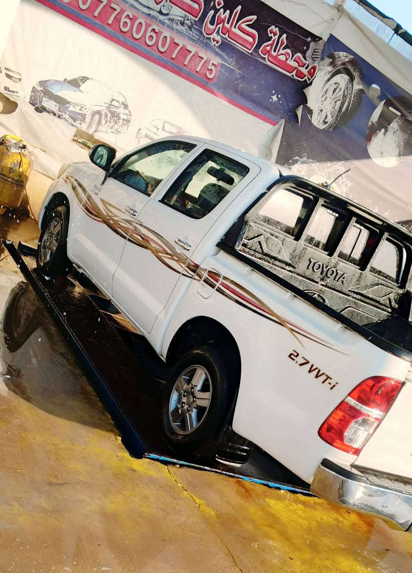 السلام عليكم سياره2015
 هايلوكس للبيع سياره كفاله عامه مكينه بس اللي قدامك اللي بالصوره شاصي 19 كويتي رقم بصره جير عادي المكان بصره الزبير رقم الهاتف ***********
