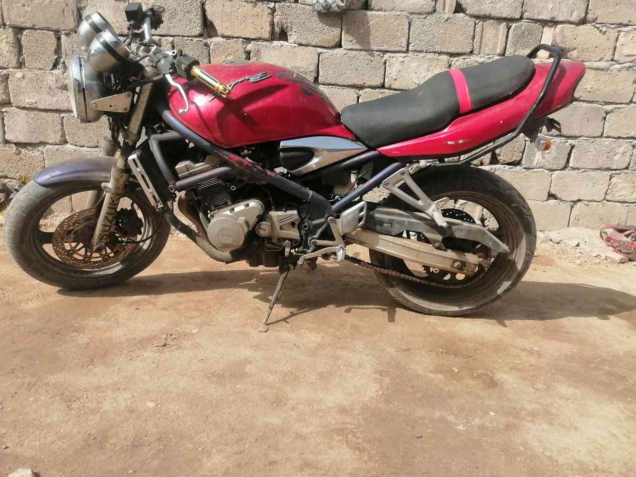 بانده محرك 250 أوراق نضيفه كلش للبيع او مراوس باربعه كير او دايون
السعر مليون وربع ***********
