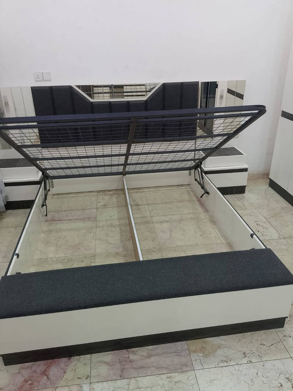 غرفه ١٠ قطع كولش نظيفه أخذته قبل ٧ اشهر ب ٨٠٠ نهايتها لغرض الانتقال 
عنوان بغداد التاجيات


**إذا كنت صاحب هذا الإعلان وتريد حذفه لأي سبب، رجاءا أرسل رسالة إلى الدعم الفني**