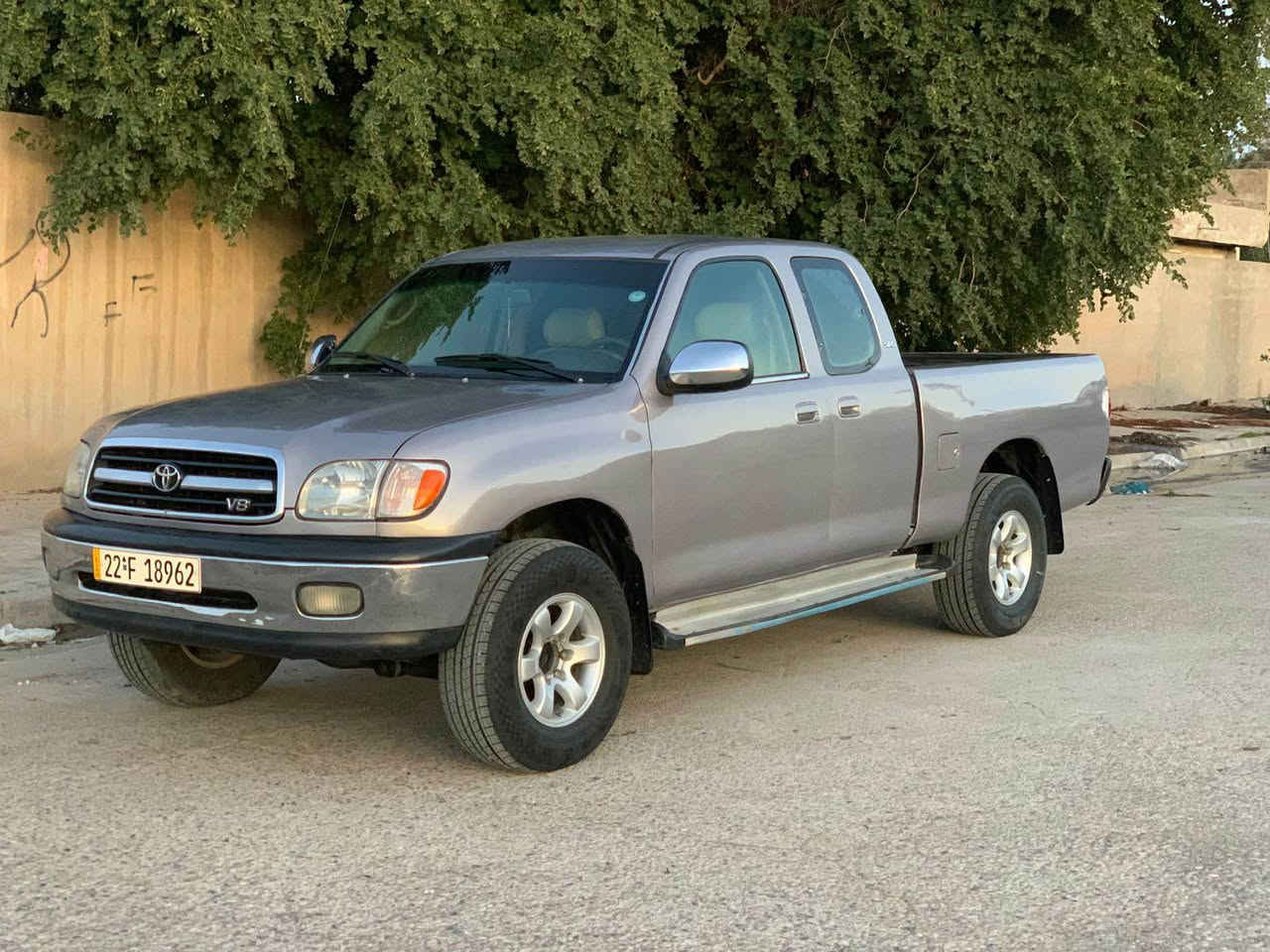 للبيع تويوتا تاندرا الفينيه 2000 بسعر مناسب 92$
سياره جديده على ابلاد 
كير ومحرك لكزز بيلادي 8V سلندر 
فول مواصفات 
اربع تايرات وصدر كله جديد شرط جكه مابيها 
صبغ عام للجماليه شرط بدون ضرر 
رقم والسنويه جديد لحد 2030 
مكاني كركوك    *********** كركوك, العراق
