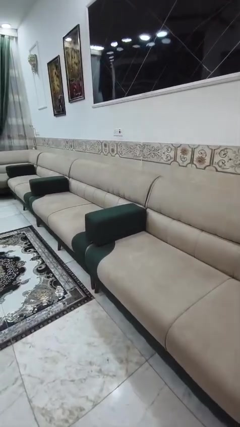 تخمين جدد نضافه ميه بالميه توصا تكمه من خشب للاسفنج للقماش كله من راقي للامانه تجي وشوف بعينك الأول كبير 12 مقعد وثاني عشره للانتقال مكان الغزاليه


**إذا كنت صاحب هذا الإعلان وتريد حذفه لأي سبب، رجاءا أرسل رسالة إلى الدعم الفني**