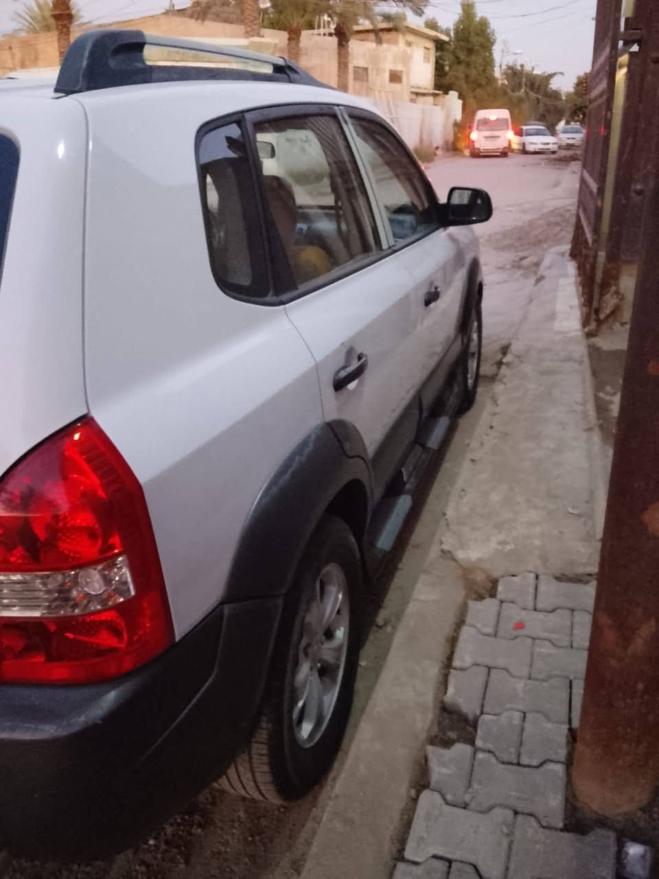 السلام عليكم توسان 2009 خليجي للبيع او مراوس اللون ابيض  رقم بغداد انكليزي  بأسمي العنوان المحمودية  بيه صبغ فقط الي ماشر بالصوره *********** السعر ١١٥
