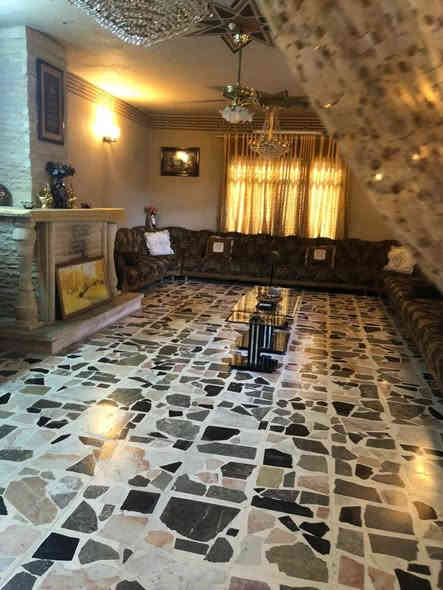 بيت ٥٥٠ متر في حي الفلاح الثانية وصل بلدية بناء مميز موقع مميز 
البيع مستعجل ( ***********
