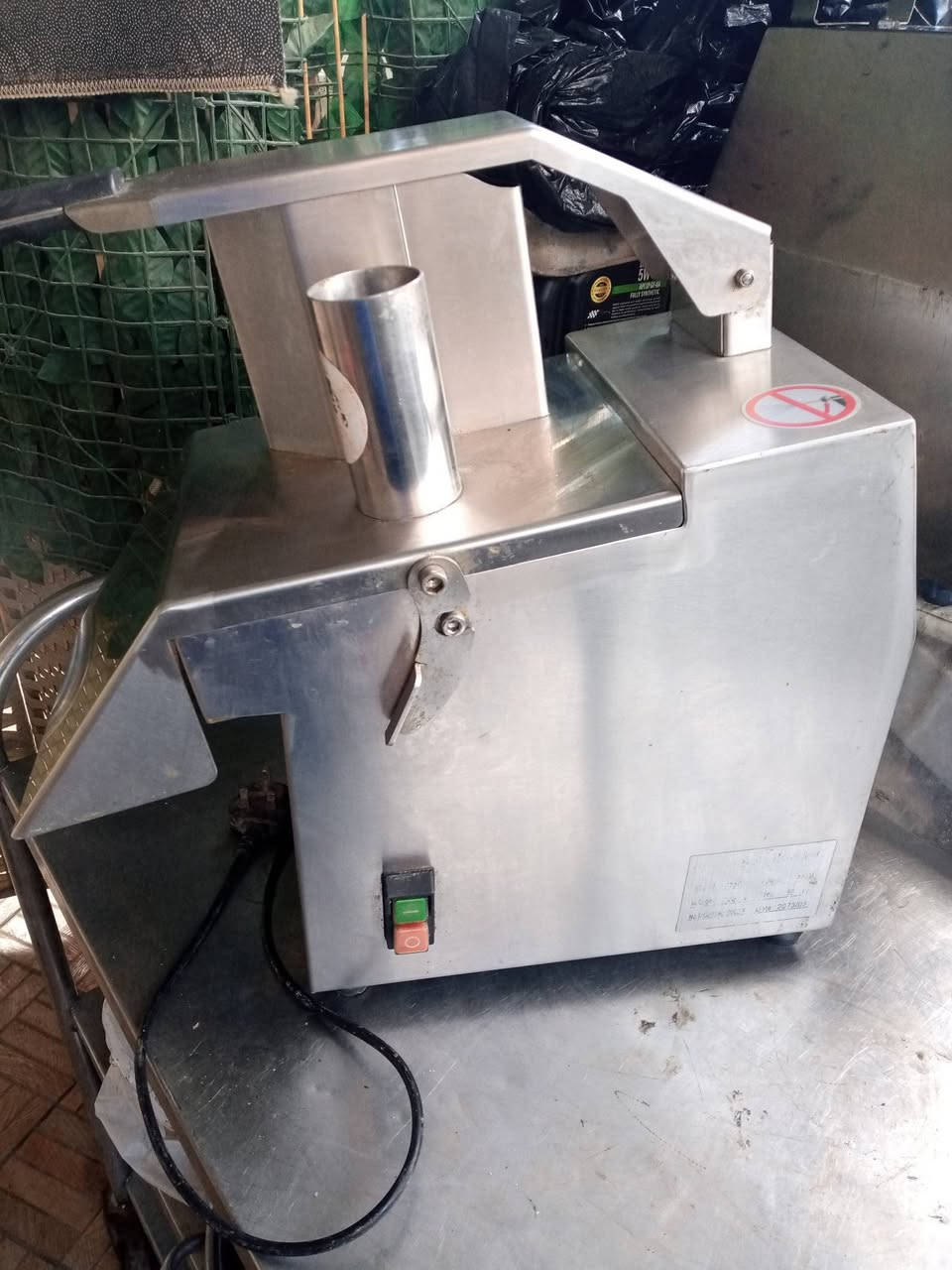 السلام عليكم اغراض مطعم للبيع مثرامه حجم 22 باب اول 300 الف كاشير شاشه لمس حجم 20 بدون نظام رام 8 هارد 256 كور اي 5 الجيل الرابع 300 الف قطاعة خضار مع قرص واحد 300 الف خلاط حمص 8 لتر 300 الف بغداد ***********
