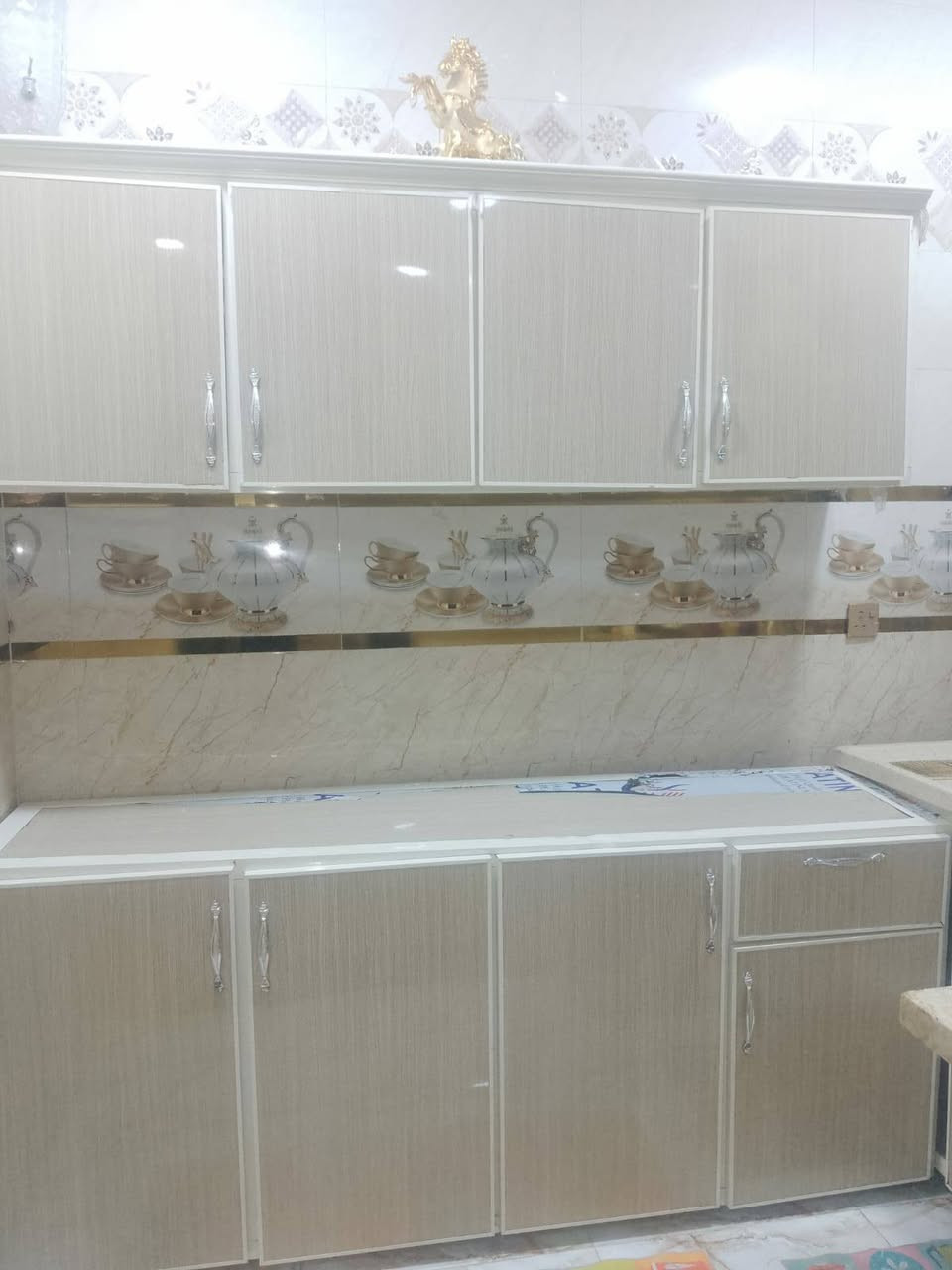 كاونترات مع سنك مستعمل بس شرط النظافة السعر ٢٢٥ وبي مجال
ميز طعم بدون اي ضرر شرط النظافة حتى ما كاعدين عليه

السعر ١٠٠ قفل
المكان تكريت القادسية شارع البلاج
للاستفسار 
***********
