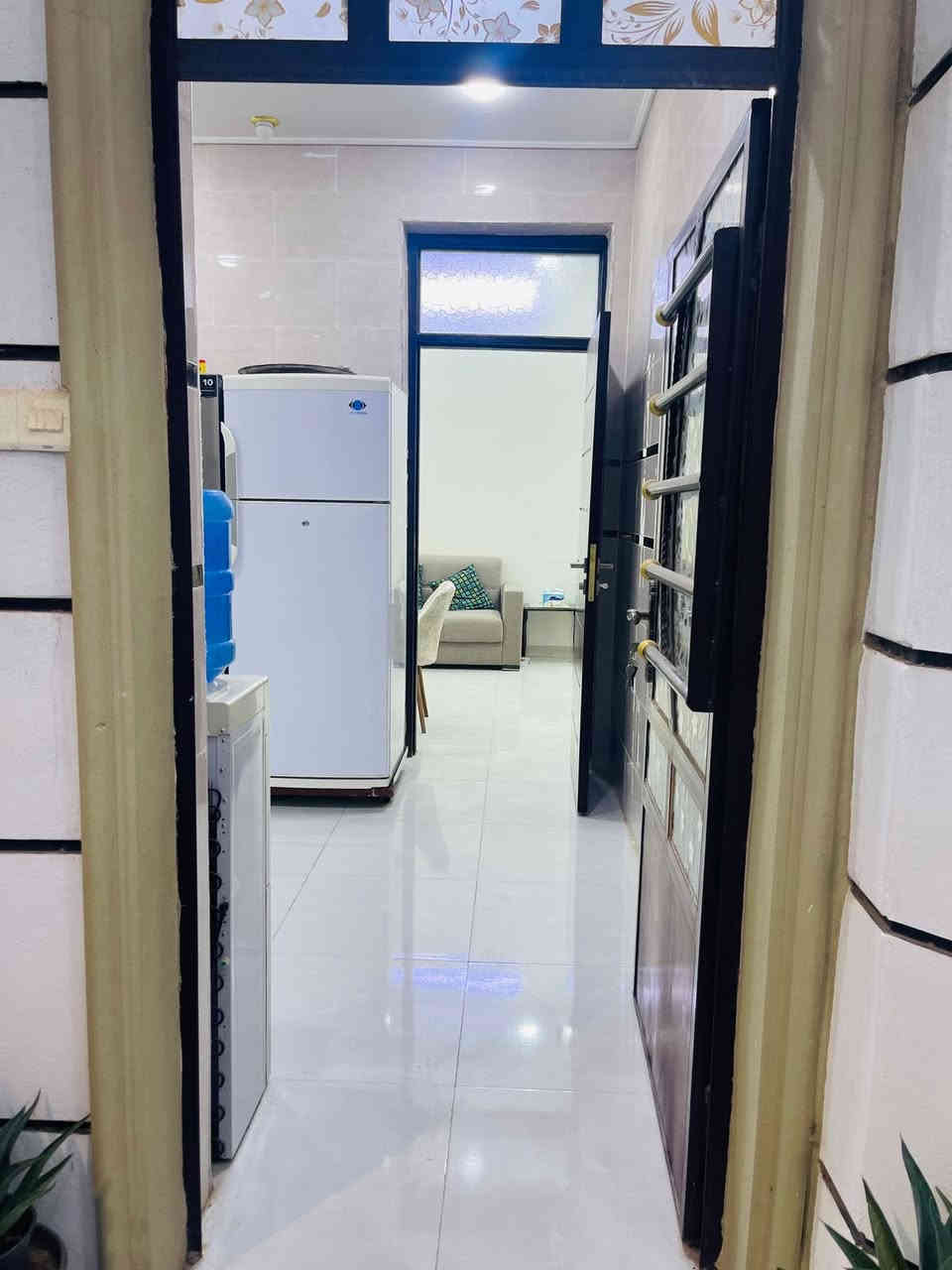 السلام عليكم ورحمة الله وبركاته

عندنا بيت للبيع
مساحته 125 متر
والواجهة 8.5 متر

الموقع مميز وجيد

البيت يحتوي على ثلاث غرف نوم
وصالة استقبال
ومطبخ خارجي
وحمام

البناء حديث وجاهز للسكن

للتواصل والشراء أو البيع
أمير الربيعي للعقار

الموقع: صلاح الدين – قضاء بلد – جمعية الإمام

رقم الاتصال: ***********
واتساب: ***********

⸻الموقع الدار حي الكوام
