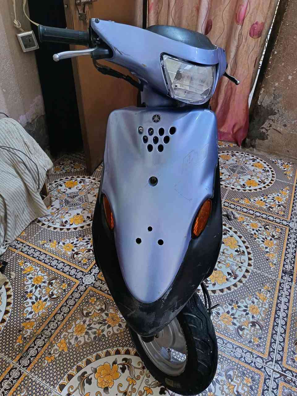 السلام عليكم دراجه بيجي للبيع نضيفه و حلوه كلشي شغال لايت بك لايت سلف عداد اشاير كهربائيات كله شغاله مكينته ناعمه و حلوه ونضيفه السعر(٣٢٥) وبيه مجال العنوان ناصريه حي الحسين قرب جامعة العين رقم الهاتف (***********) موجود واتساب
