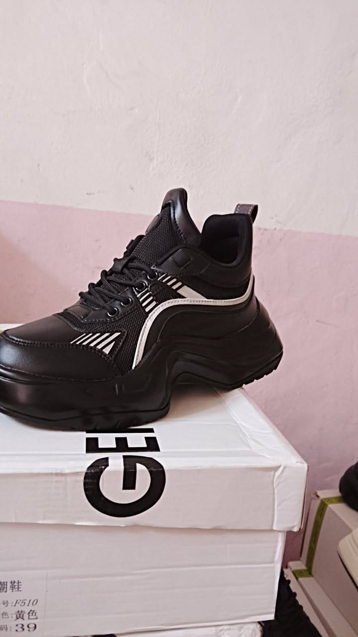 شباب وصلتنا وجبه جديده القياسات من38 ال 44 سعر القطعه 10,000 الف رقمي***********
