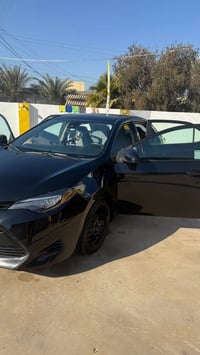 كورلا 17 الضرر قطعه وحده جاملغ وبيها الباب الخلفي مشخوط ما مصلح السيار...