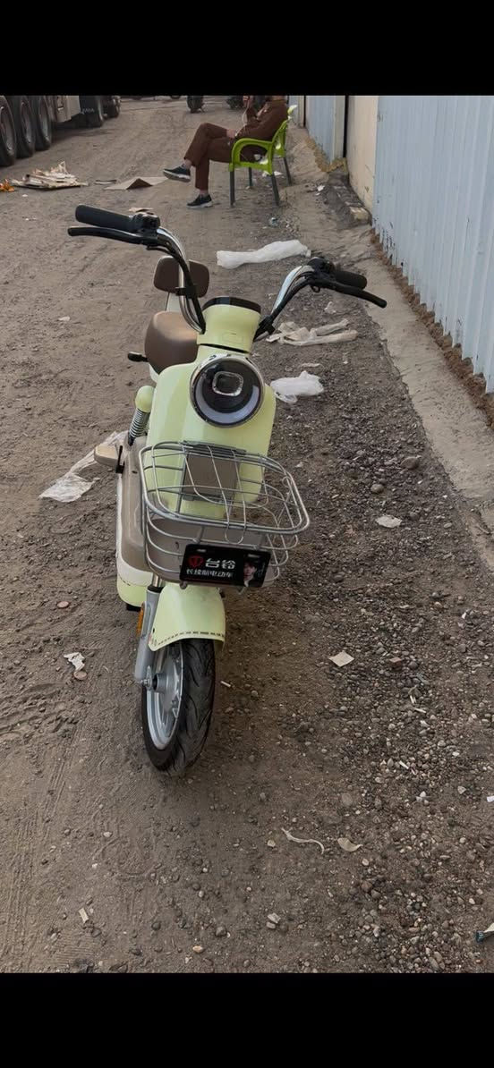 السلام عليكم دراجه شحن موديل 2026 دراجه جديده 5 بطاريات
اسم الدراجه TAILG تشحنه ساعتين بس تكفيك يوم كامل السعر 550 الف 
***********
