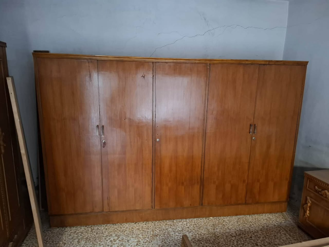 غرفه للبيع والسعر 400وبيها مجال والتفاصل خاص


**إذا كنت صاحب هذا الإعلان وتريد حذفه لأي سبب، رجاءا أرسل رسالة إلى الدعم الفني**