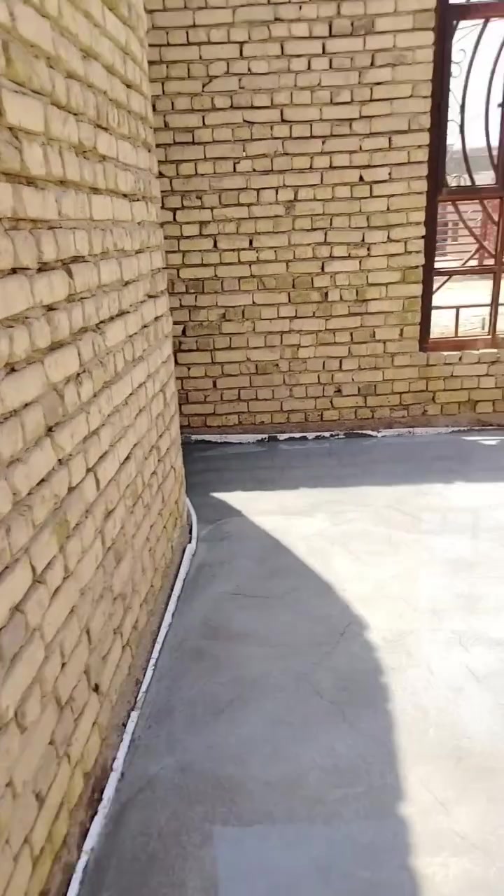 سلام عليكم
هيكل للبيع واصل للسقف بحي الأمين ثاني

 ثاني بيت عن الشارع العام الرئيسي مساحته ٣١٥ بناء عالي عن الشارع

واجه ١٥ متر

بي غرفتين ومجمع صحي وصاله كبيره واستقبال كبير ومطبخ حار وبارد ومجمع صحي خارجي

***********
