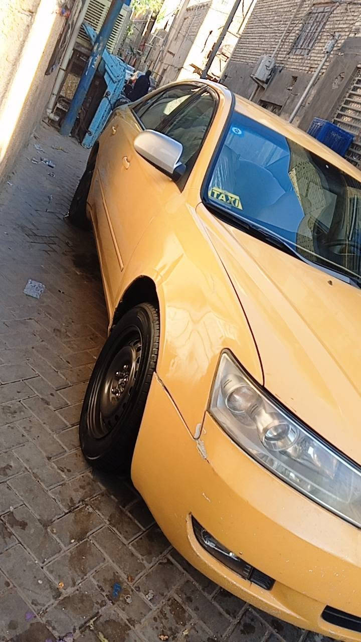 السلام عليكم سوناتا خليجي موديل ٢٠٠٨ مكينه ٢٠٠٠ حساسين (كير عادي) حادث الجاملغ الخلفي بدون دواخل وبيه طخه مبينه بالصور بالجاملغ لامامي تخم تاير حداده نص عمر السياره جاهزه لايت زنون كهربائيات شغاله تبريد🥶 تدفئه شغاله رقم انبار بسمي الجديد مصفره هيئه غرامات العنوان بغداد تلفون*********** السعر ٧٥
