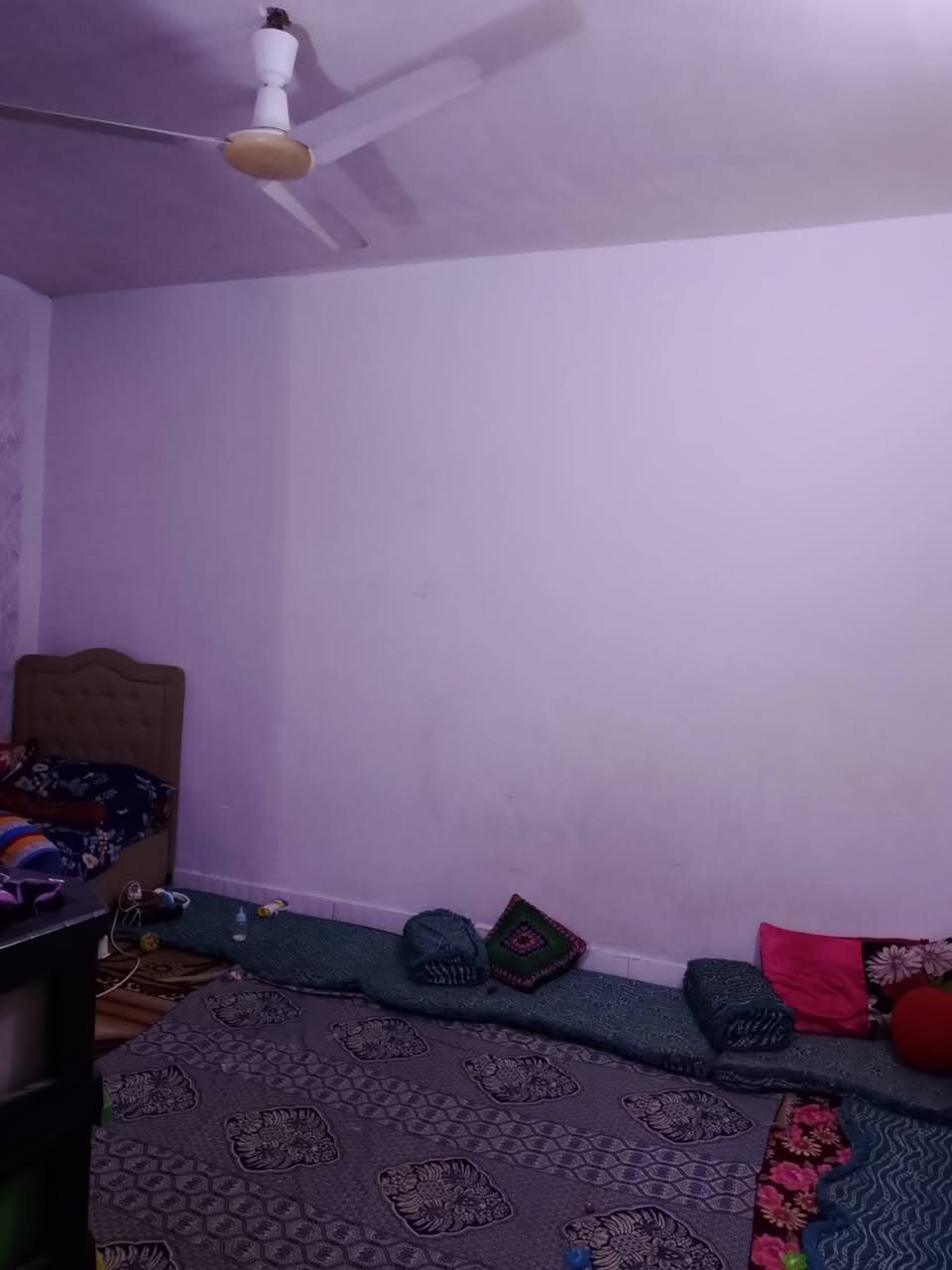 السلام عليكم.عندي بيت للبيع مساحته ١٠٠م مربع .زراعي في منطقه الامين السده الثانيه .يحتوي على ٤غرف نوم واستقبال ومطبخ و٣صحيات وطارمه وترك .السعر69وبي مجال .قرب مدرسه درالسلام.


**إذا كنت صاحب هذا الإعلان وتريد حذفه لأي سبب، رجاءا أرسل رسالة إلى الدعم الفني**