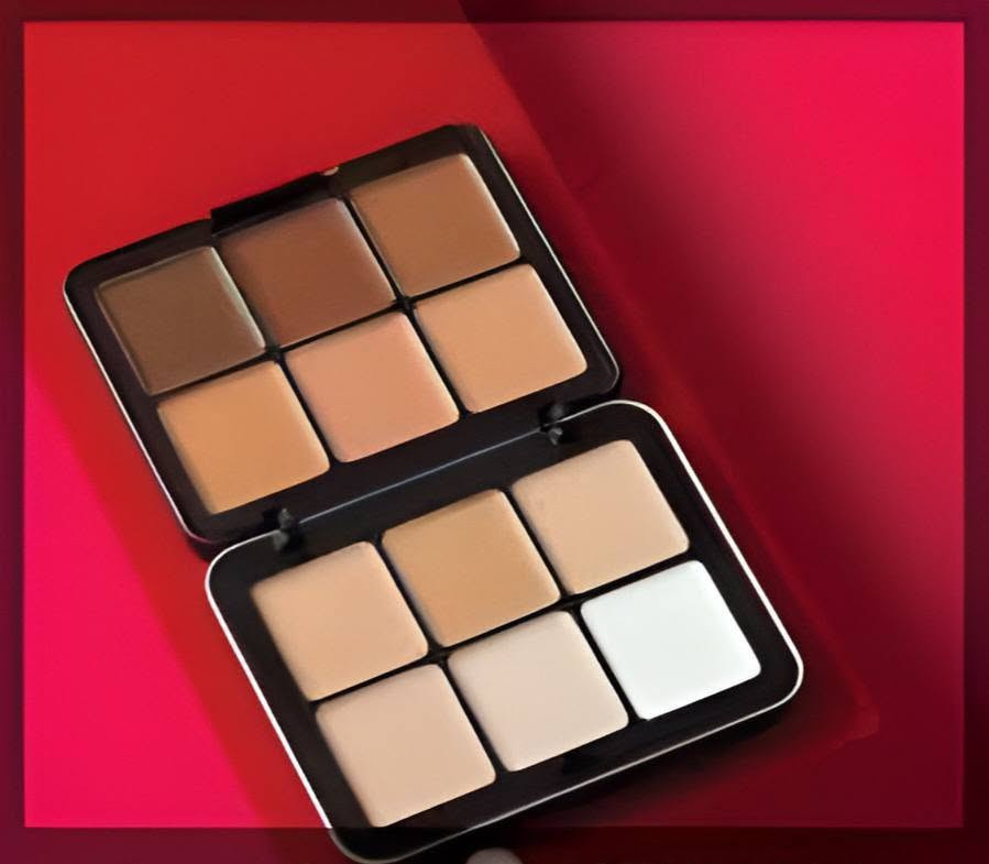 ابراز الملامح وتغيير معاني الوجه مع كونتور باليت ميكب فور ايفر ♥️
MAKE UP FOR EVER 
باليت معدني Ultra HD Foundation من Make Up For Ever 
باليت المعدني فاونديشن للتصحيح والهايلايت والكونتور باليت كونتور ميكاب فوريفر 
‏Makeup Forever ♥️
كوالتي عالي جدا 
صححي بشرتك وأخفي البقع والتصبغات عليها وأضيئي وانحتي ملامحك باستخدام باليت 
 بما في ذلك اللون الأبيض لتعزيز تخصيص اللون 
ابتكرت علامة ميك اب فور ايفر درجتين من اللون البيج الطبيعي لتناسبان جميع ألوان البشرة، بدءًا من الدرجات الفاتحة جدًا إلى الداكنة. أحد هذه الدرجات دافئ لمنح نتيجة طبيعية والآخر هادئ لمنح إطلالة أكثر كثافة.
اختاري أحد درجتي اللون البيج التي تتناسب مع لون بشرتك للحصول على تأثير طبيعي، أو أطلقي العنان لإبداعاتك واختاري من الدرجات العشر الأخرى.
فلن تخطئي باختيارك بتاتًا!
تركيبه كريميه سهلة المد والدمج ب١٢ تدرج لوني 
مناسب لجميع تدرجات البشره
كوالتي عالي جدا ♥️
السعر 6 الاف. 
🚘 يوجد خدمة توصيل لجميع محافظات العراق ٤ الاف 🚘


**إذا كنت صاحب هذا الإعلان وتريد حذفه لأي سبب، رجاءا أرسل رسالة إلى الدعم الفني**