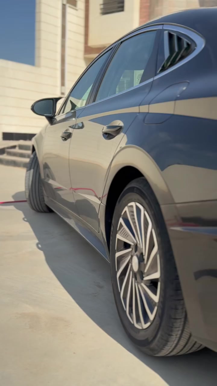 سوناتا موديل 2023
هايبرد مكينة 2000 دوش 

بيع او مراوس بـ النترا N

فول مواصفات عدا الفتحة 

ماشية 28 الف 

رادارات امامي خلفي وجانبي 

سستم صوت بوس 

رادارات 360ْ

توقف ذاتي

بصمة تشغيل +كارت تشغيل

وهواي مواصفات بيها

حادثها بنيد فقط 

وهنا بالعراق صار بيها صبغ هلال الجاملغ من جهة التاير الخلفي

شواصي ولاود مكفولة راديترات مكفولة حادثها سطحي 

السيارة بـ اسمي تحويل ثاني يوم 

السعر 190

مكانها بغداد الكرادة او سبع ابكار 

***********

ما متواجد على الفيس
